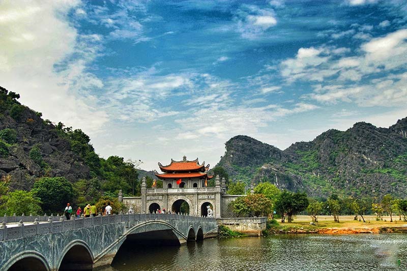 Tour 2N1D I Tham quan Hoa Lư - Tràng An - Hang Múa - Bích Động - Thung Nham và Nghỉ dưỡng tại Trang An Heritage Garden I Ninh Bình